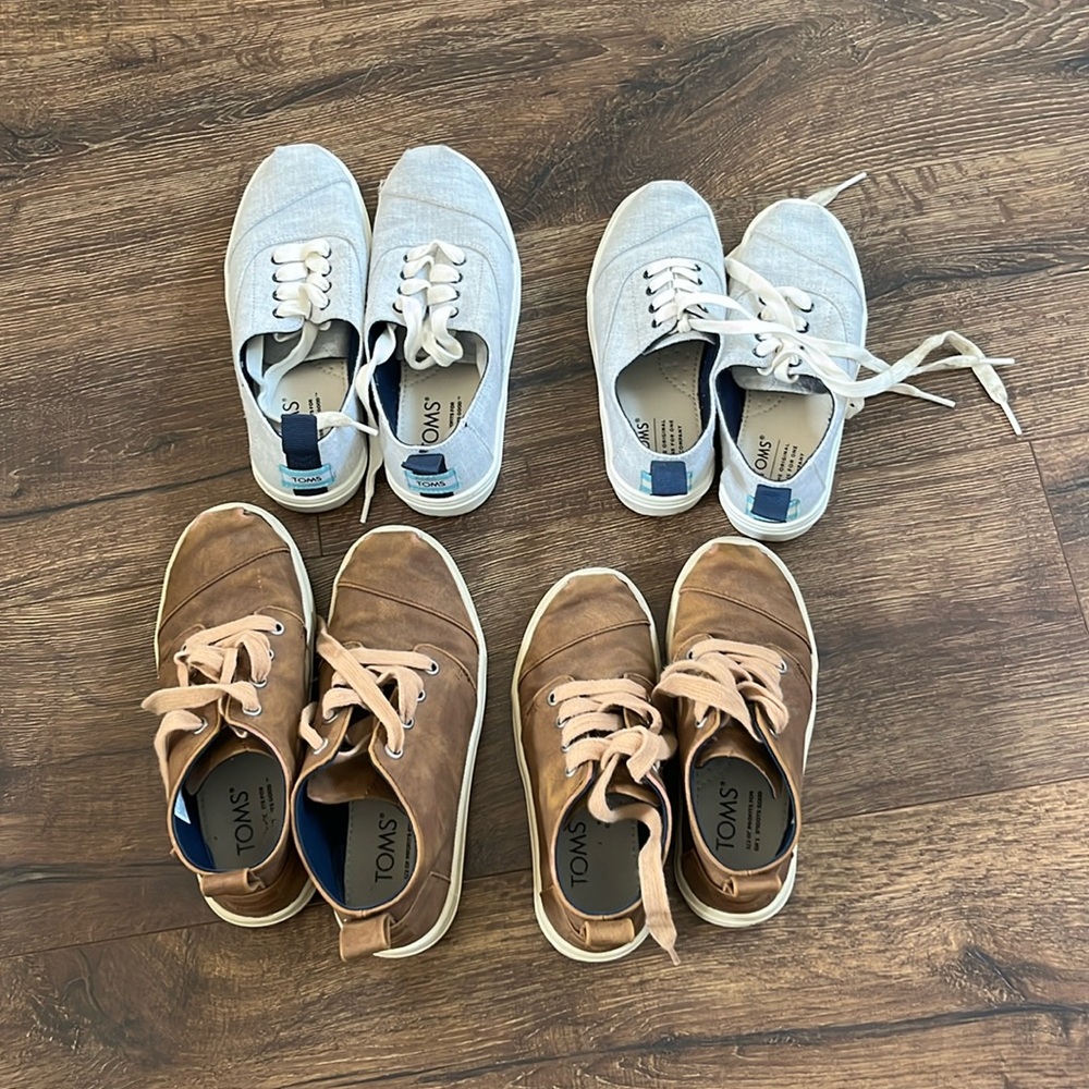 Tom’s boys shoes